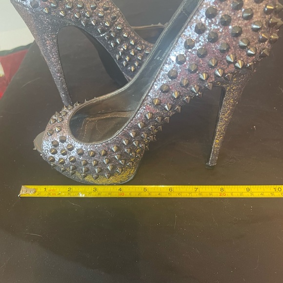 Steve Madden Awwsome Spiked Heels Size 8M NWT - Picture 5 of 7